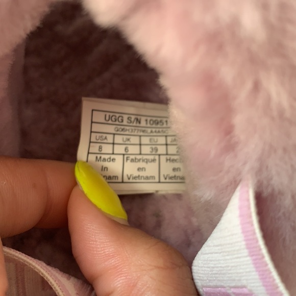 Lavender Ugg Fluff Yeah Slide Slippers - Picture 4 of 4